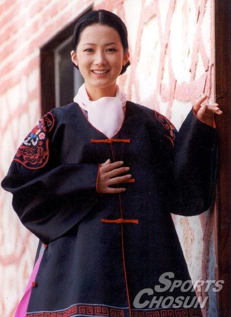 Sau khi hủy hôn, Shim Eun Ha quay trở lại showbiz nhưng cũng hạn chế xuất hiện.