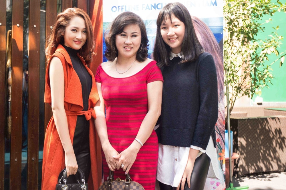 Me va em gai toi ung ho Bao Anh trong buoi hop fan hinh anh