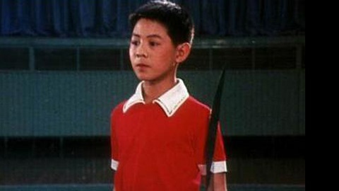 11 tuổi, ngôi sao Thiếu Lâm Tự giật giải tại các cuộc thi võ tầm quốc gia. Anh nhận giải thành tựu Vàng của Tổng hội võ thuật Trung Quốc khi mới 16 tuổi.