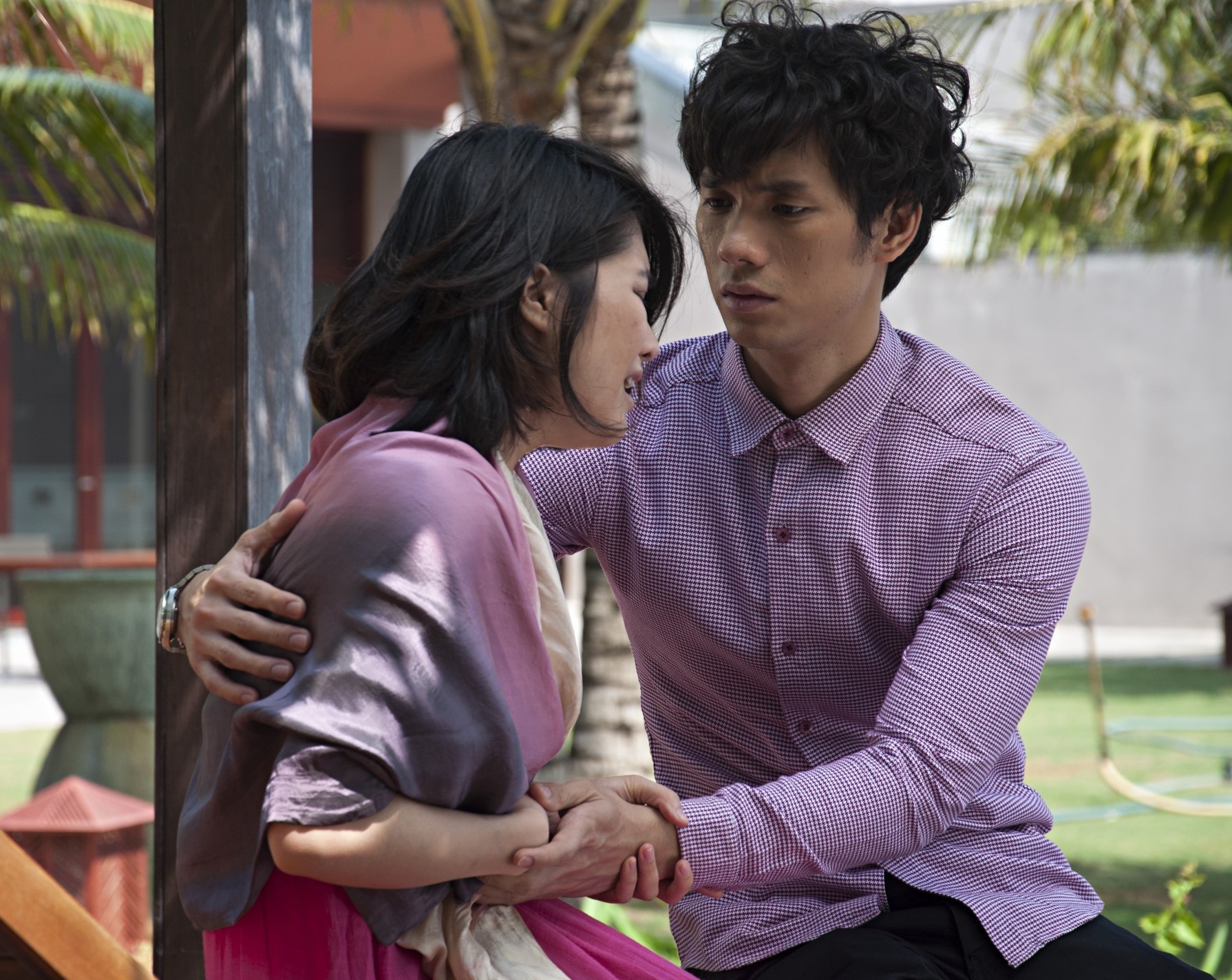 Để cho mọi chuyện yên ổn, Gia Huy “tống” một số tiền để Bảo Lan giải quyết cái thai và khuyên cô sang Hàn Quốc du học. 5 năm sau, Bảo Lan bí mật sinh con rồi trở về. Cô quyết tâm giành lại cha cho con trai mình, bằng cách “cướp chồng” của Thủy Tiên (Phan Thị Mơ)