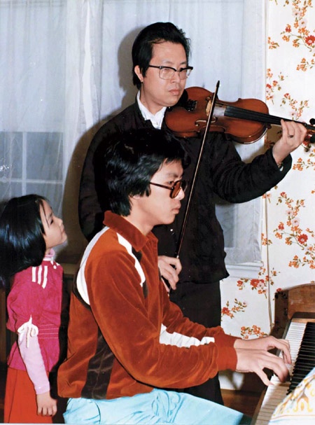 Nhưng không khô cứng, Chân Tử Đan bên cạnh sở thích dành cho võ thuật, còn là tín đồ nghệ thuật nhạc cổ điển.