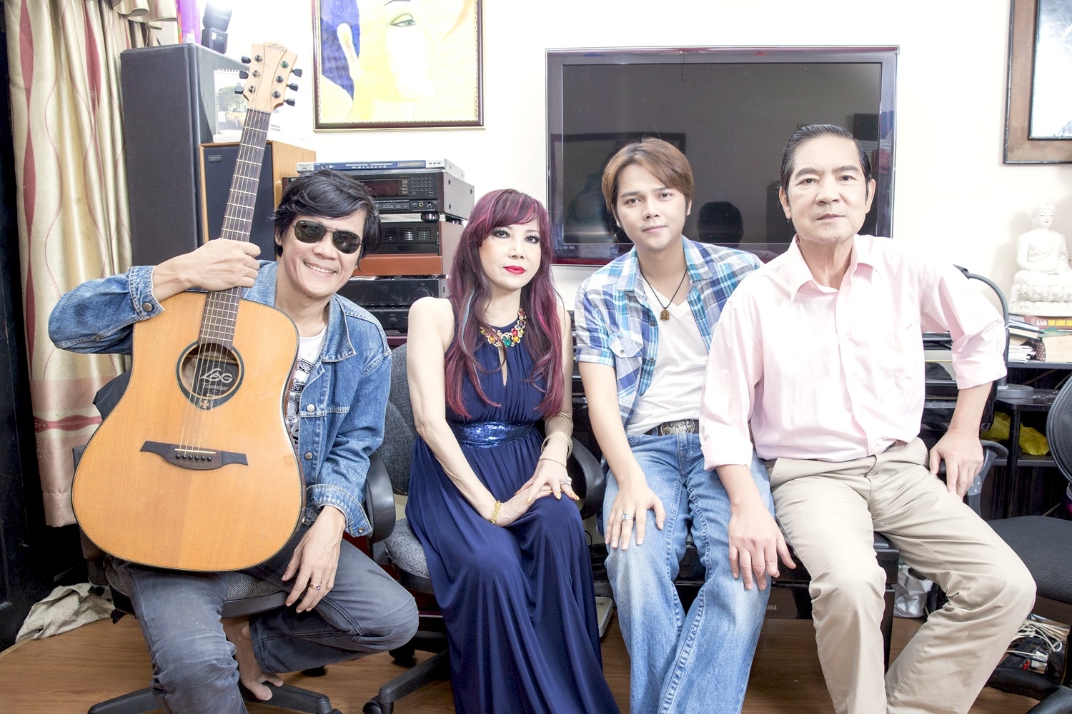 Gia dinh Bao Yen quay quan tap nhac hinh anh