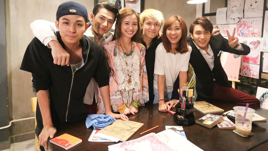 Vốn là hai thành viên thân thiết, thậm chí được người hâm mộ nhiệt tình ghép đôi nên việc trường nhóm 365 - Isaac bất ngờ ghé thăm Jun Phạm tại phim trường 12 Chòm sao: Vẽ đường cho yêu chạy đã khiến không khí đoàn phim trở nên náo nhiệt.