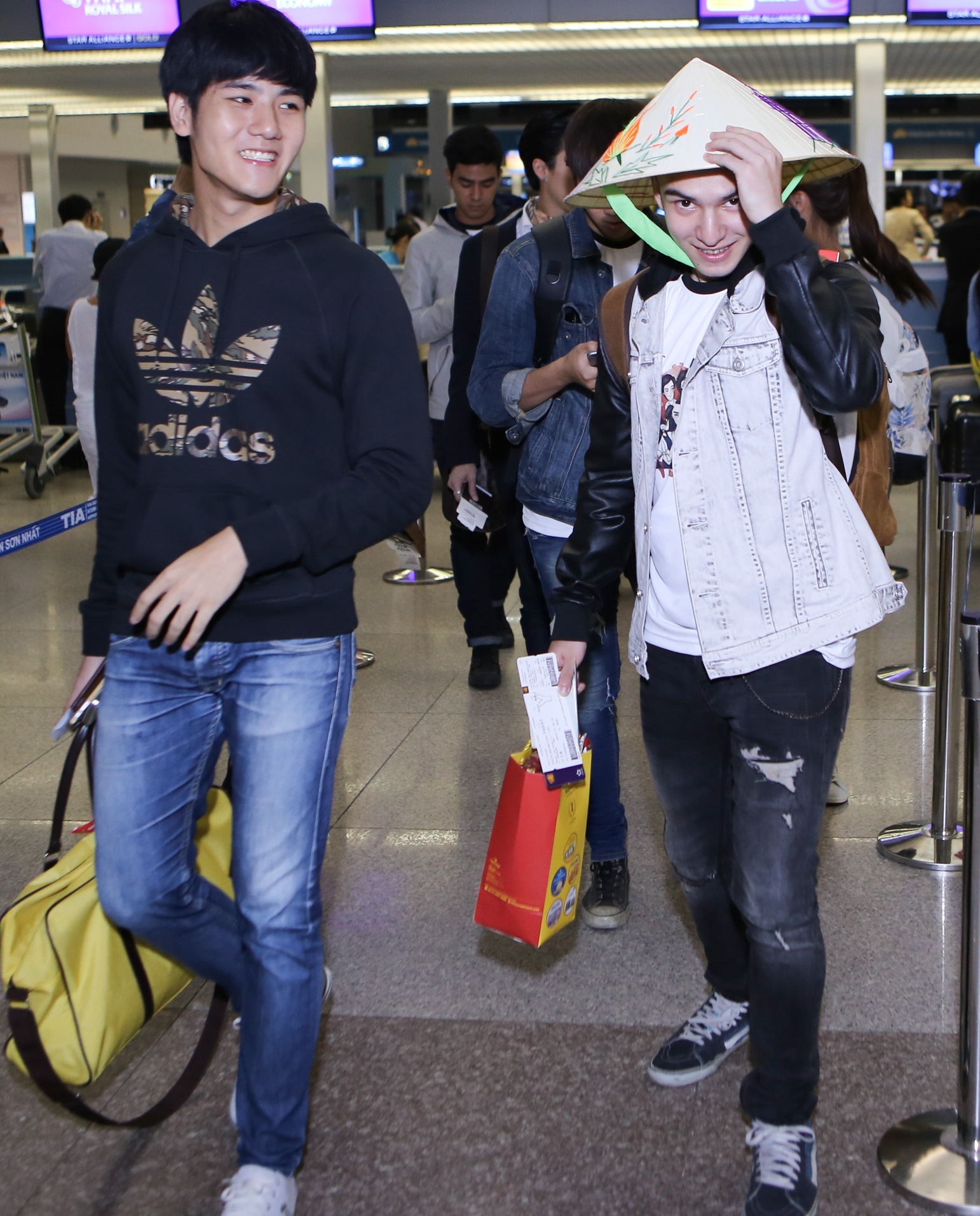 Chuyến đến Việt Nam lần đầu tiên của Ngô Trác Hy và Dương Di để lại nhiều hình ảnh đẹp trong lòng khán giả.