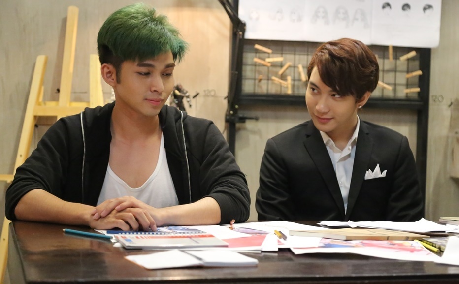 Tri kỷ của Jun Phạm trong thời gian ghi hình là hot boy Hà thành - B Trần. Cả hai là một cặp bài trùng, thường xuyên dính với nhau từ lúc làm việc ở văn phòng đến khi về nhà chơi game. Mối quan hệ có phần 