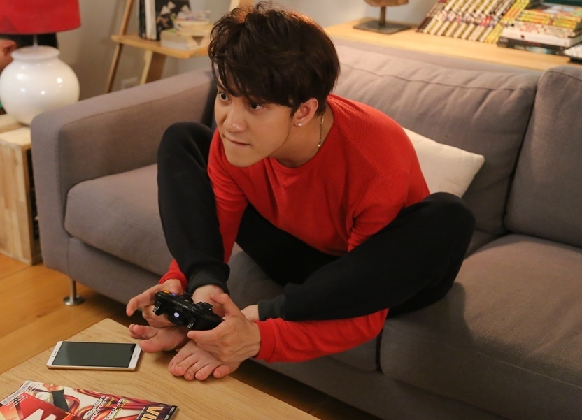  Chia sẻ về bạn diễn B Trần, Jun Phạm cho biết, anh đã từng tra Google để tìm xem anh chàng này là ai. 