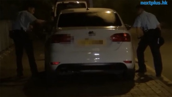 Chiếc xe bị cảnh sát nhắc nhở vì đỗ quá lâu.