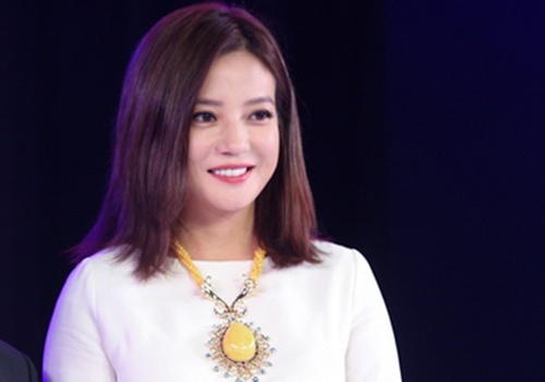 Trieu Vy tre trung du su kien hinh anh