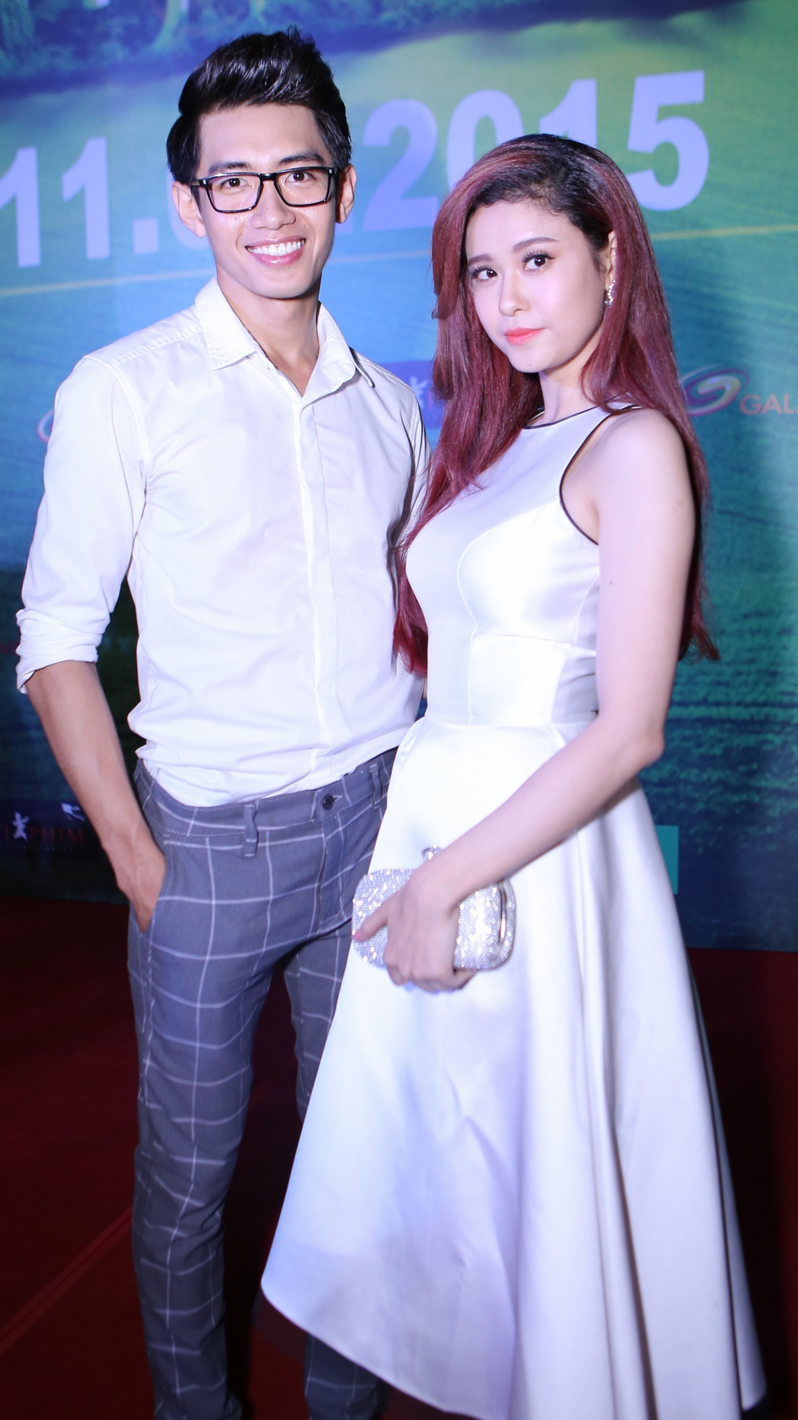 Quang Đăng vui vẻ hội ngộ nữ diễn viên Trương Quỳnh Anh trong buổi công chiếu.