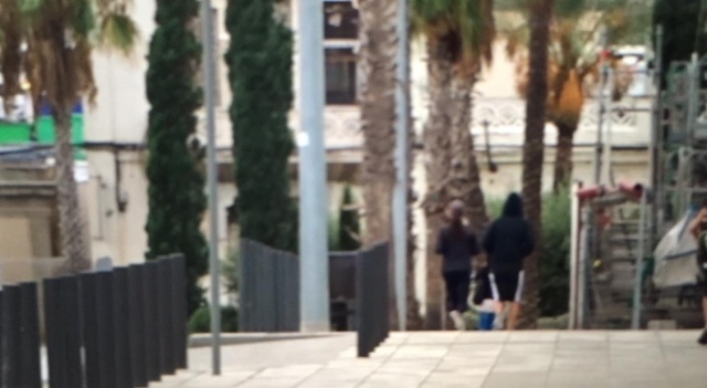 Liêu Bích Lệ và người tình lén lút khi bị bắt gặp hẹn hò tại Tây Ban Nha.