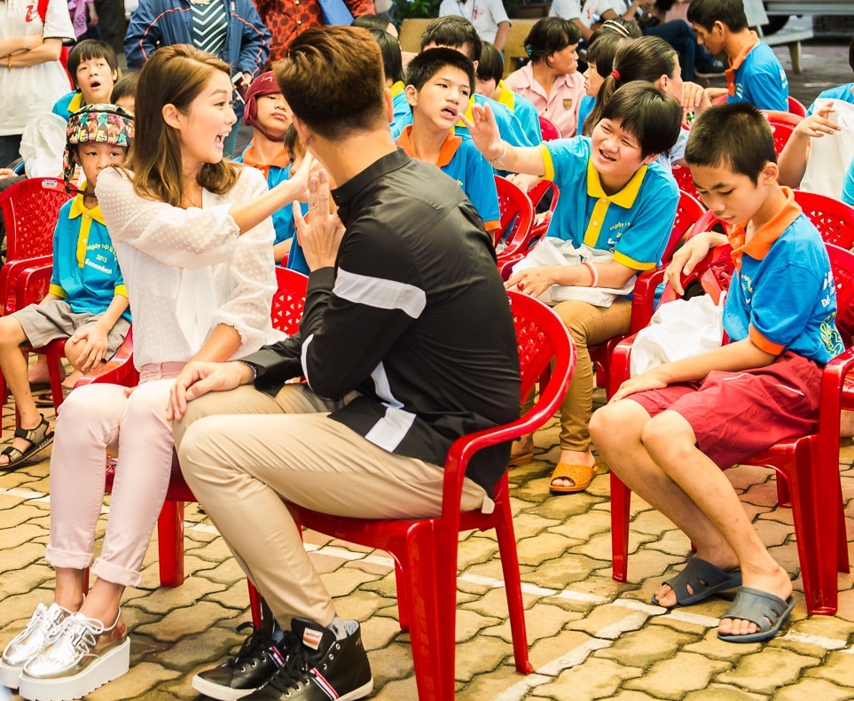 Sầm Lệ Hương và Mã Quốc Minh ghi điểm với khán giả bởi tích cách thân thiện, vui vẻ. Hai diễn viên liên tục nói lời cám ơn trước tình cảm của người hâm mộ Việt Nam.