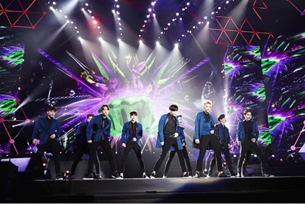 EXO lan dau to chuc concert khung hinh anh