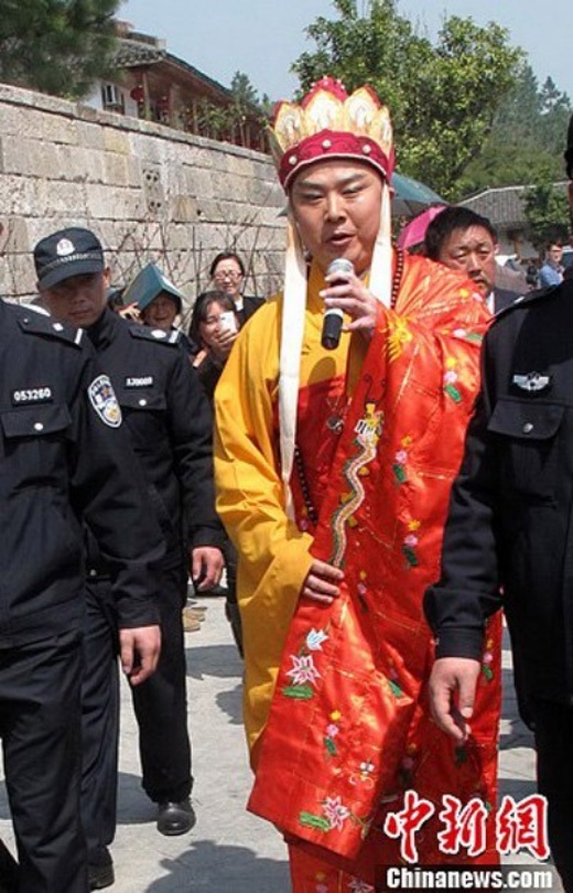 Vài năm trở lại đây, Từ Thiếu Hoa thỉnh thoảng lại xuất hiện trong vài sự kiện nhỏ ở tỉnh lẻ kiếm thêm thu nhập. Mỗi lần xuất hiện ông đều mặc trang phục giống nhân vật trong phim năm xưa.