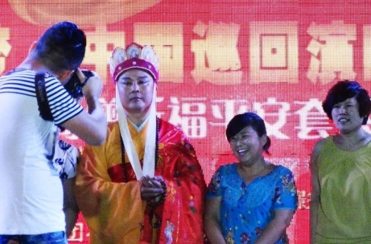 Có nguồn tin cho hay, Từ Thiếu Hoa giờ chủ yếu dành thời gian ăn chay niệm phật. 