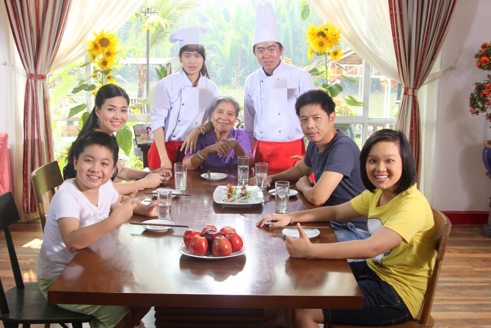 được phát sóng vào 20h các ngày thứ ba hàng tuần trên kênh truyền hình số vệ tinh.