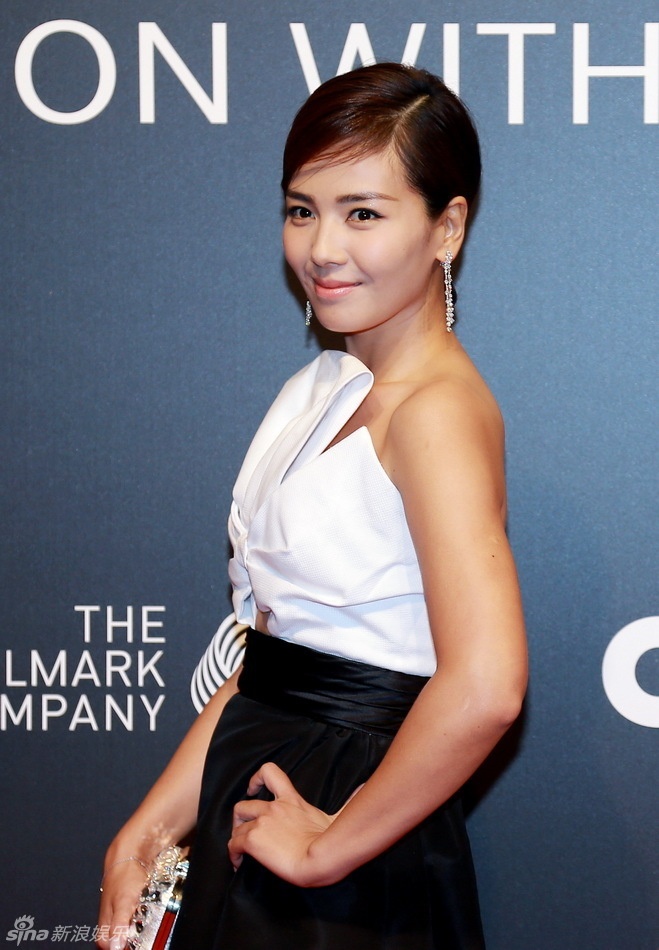 Lưu Đào đẹp quyến rũ.