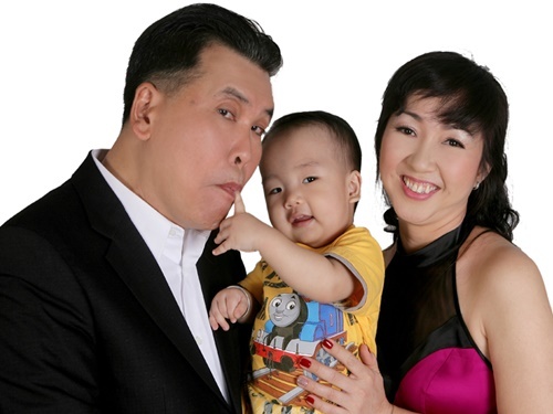 Ong bo 52 tuoi Huu Nghia khoe con trai dau long hinh anh