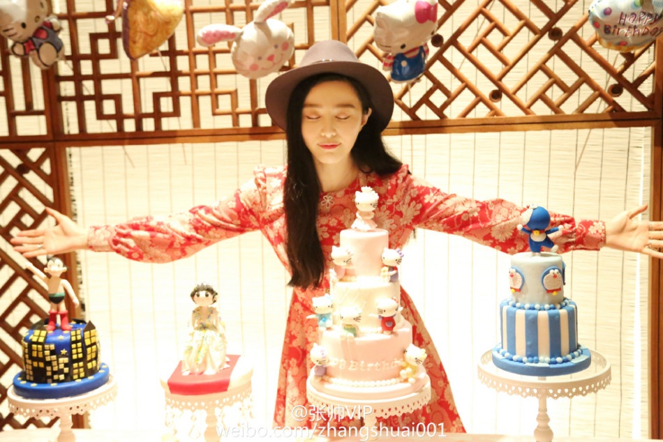 Người đẹp bước sang tuổi 34 với sự nghiệp ngày càng thăng hoa.