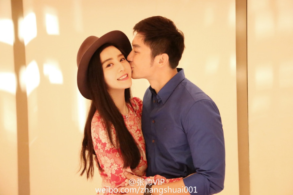 Cặp đôi giống như vợ chồng son. Nhìn hình ảnh này, truyền thông tin rằng, việc tổ chức hôn lễ chỉ còn là vấn đề thời gian.