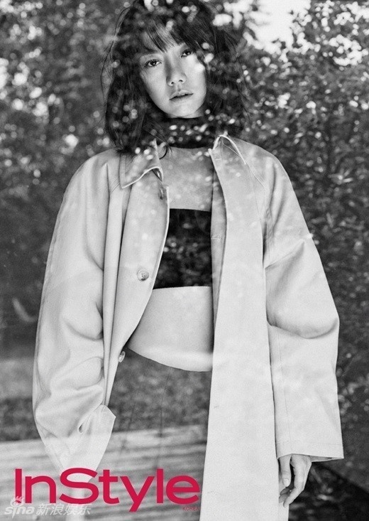 Cô táo bạo khoe vóc dáng trước ống kính.