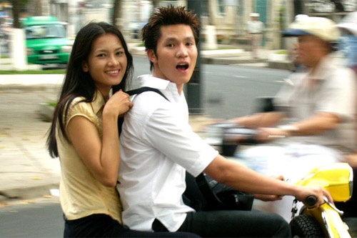 Anh Thư Vai nữ chính trong Những cô gái chân dài đã tạo “bệ phóng” giúp Anh Thư từ vai trò người mẫu trở thành gương mặt sáng giá của làng điện ảnh Việt. Năm 2008, Anh Thư khiến khán giả khóc hết nước khi thể hiện nhân vật Nhã Lan trong phim Hoa thiên điểu. Thành công phim ngay từ tập đầu tiên lên sóng đã giúp nữ diễn viên sinh năm 1982 khẳng định khả năng diễn xuất đa dạng từ chính đến phản diễn, bi đến hài kịch.