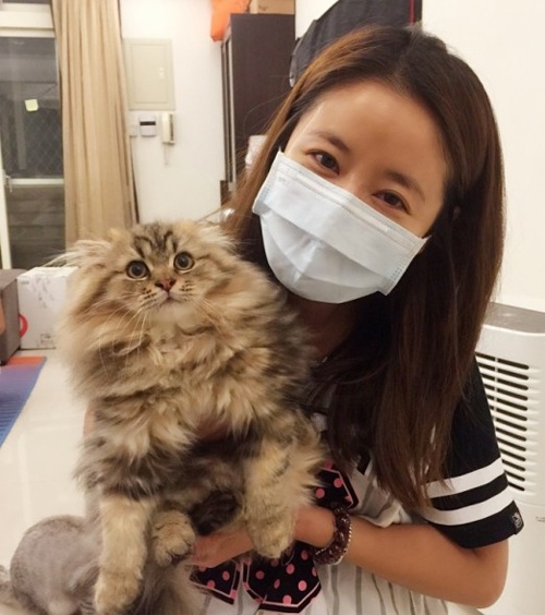 Ảnh che kín mặt trên trang cá nhân của người đẹp.