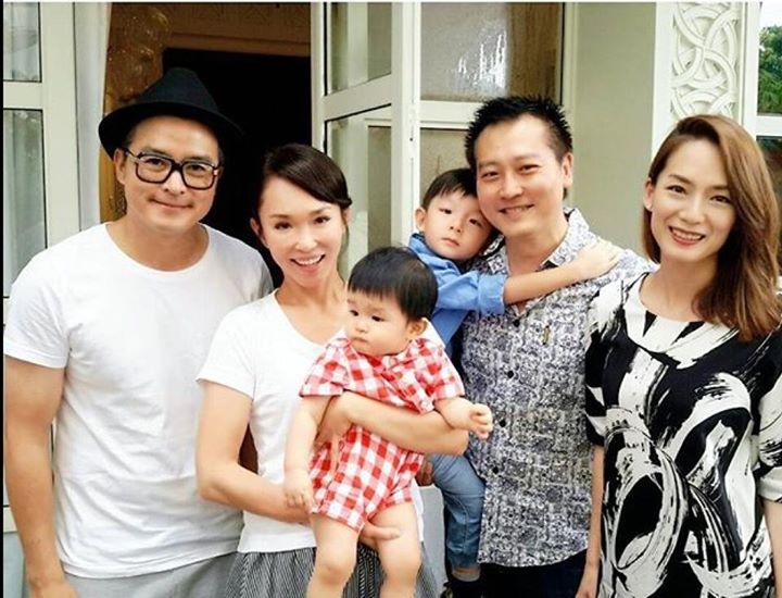 Hình ảnh gia đình Lý Minh Thuận - Phạm Văn Phương bên gia đình 