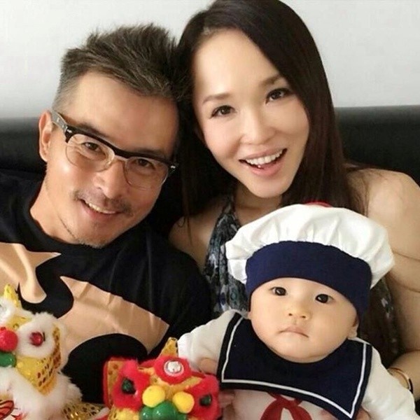 5 năm sau, cặp đôi đón chào con trai đầu lòng - bé Zed. Phạm Văn Phương sinh nở khi đã ở tuổi 43.