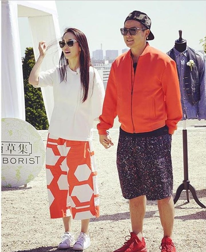 Dù bên nhau nhiều năm, nhưng họ luôn như vợ chồng mới cưới trong những sự kiện tham gia.