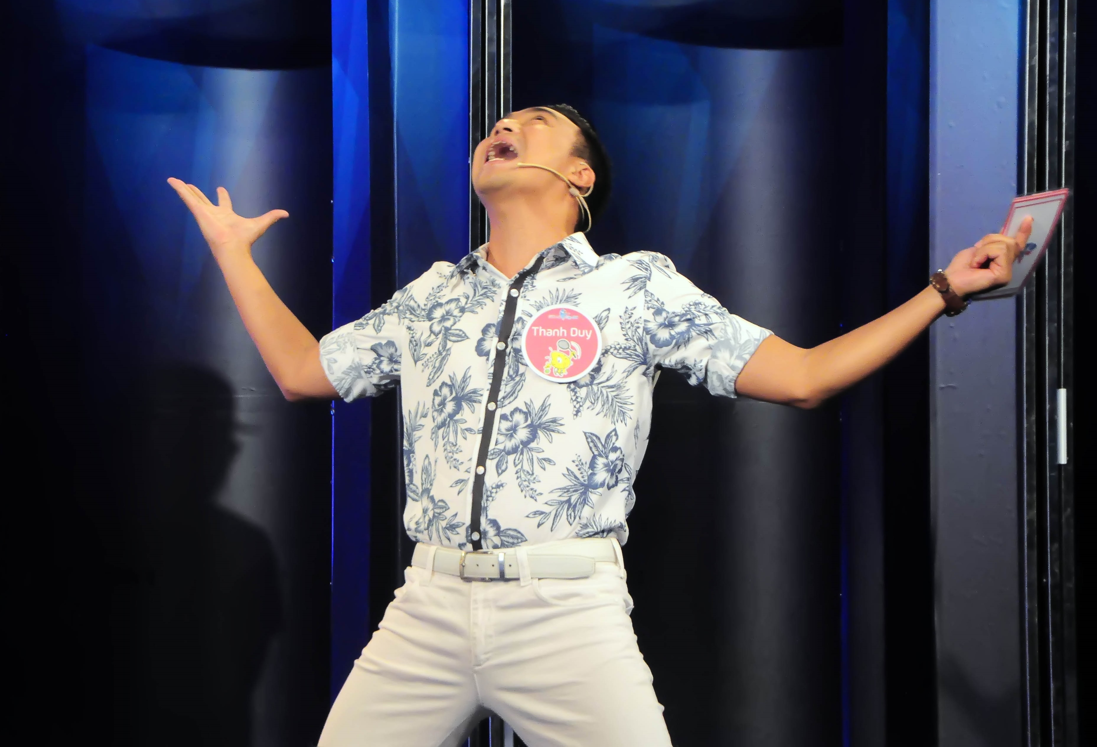 Thanh Duy vui mừng khi cả hai vượt qua các chướng ngại vật thành công.