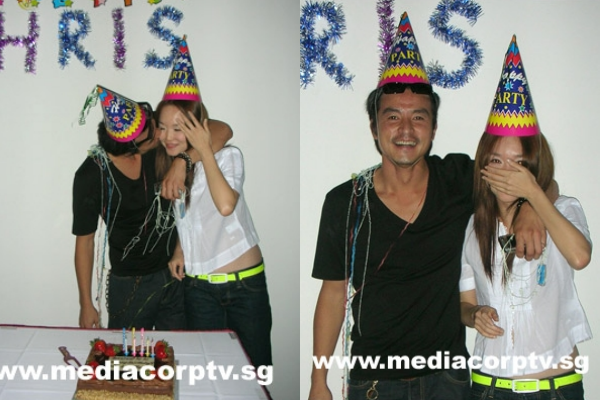 Những giây phút ngượng ngùng thời mới bên nhau.