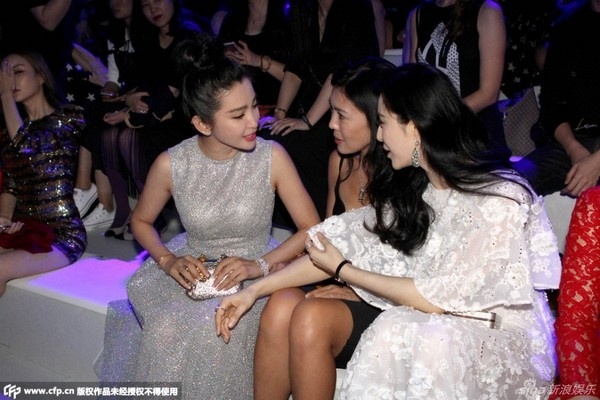 Phạm Băng Băng - Lý Băng Băng vui vẻ trong sự kiện.