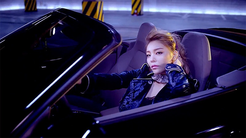 Ailee trong MV Mind Your Own Business.