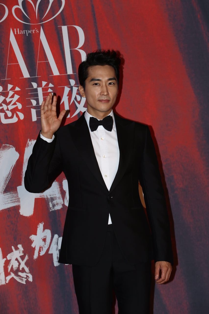 Song Seung Hun cũng có mặt dù không đi cùng Lưu Diệc Phi.