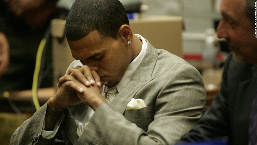 Chris Brown tại tòa án xét xử vụ hành hung bạn gái Rihanna.