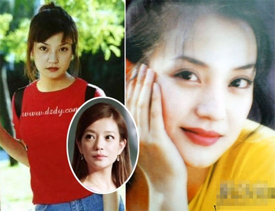 Nét xuân ngời tươi trẻ của Triệu Vy khi còn là nữ sinh. Nhờ sắc đẹp này, cô sớm lọt vào mắt xanh của Quỳnh Dao khi bà đi tìm diễn viên chính cho Hoàn Châu cách cách.    