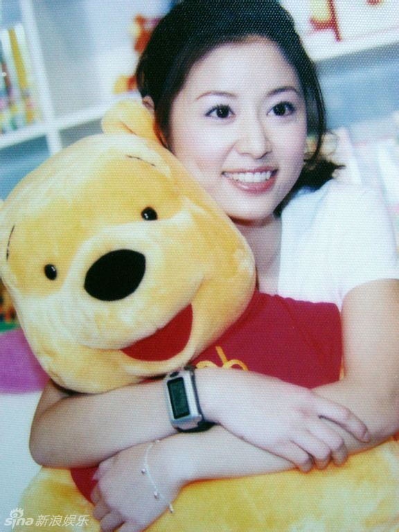 Nhiều người tin rằng cô đang nói về Lâm Chí Dĩnh và đạo diễn Đường Quý Lễ.