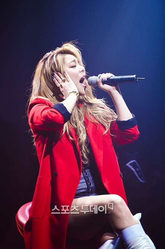 Giọng ca 26 tuôi nói thêm, album Vivid sẽ có thêm nhiều thể loại vì cô muốn thử nghiệm những thứ mới mẻ.