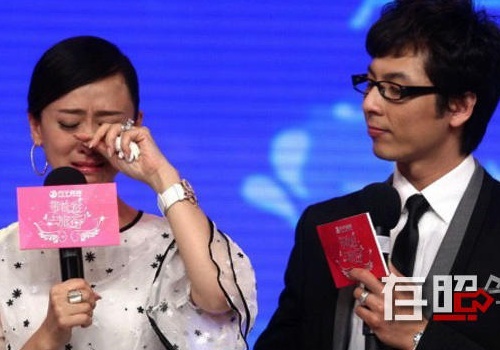 Nhung ban hop dong hon nhan co that cua sao Hoa ngu hinh anh