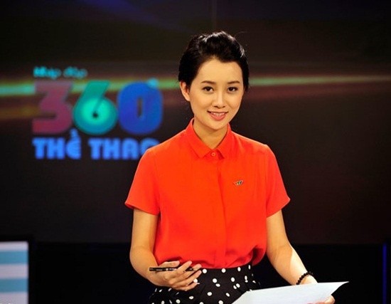 BTV Quỳnh Chi luôn xuất hiện với vẻ trẻ trung, tươi tắn