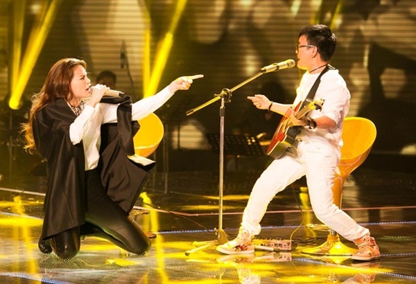 Hồ Ngọc Hà trình diễn ca khúc Still loving you