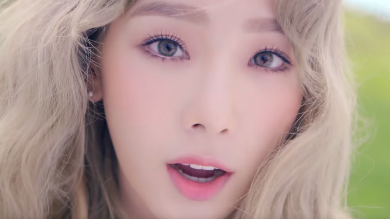 Hình ảnh trong MV I.