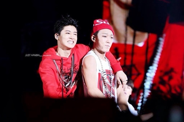 Hai thành viên iKON và Bobby