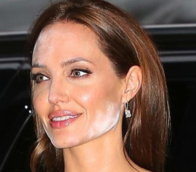 Khi cac sao bi chuyen gia trang diem choi kham hinh anh