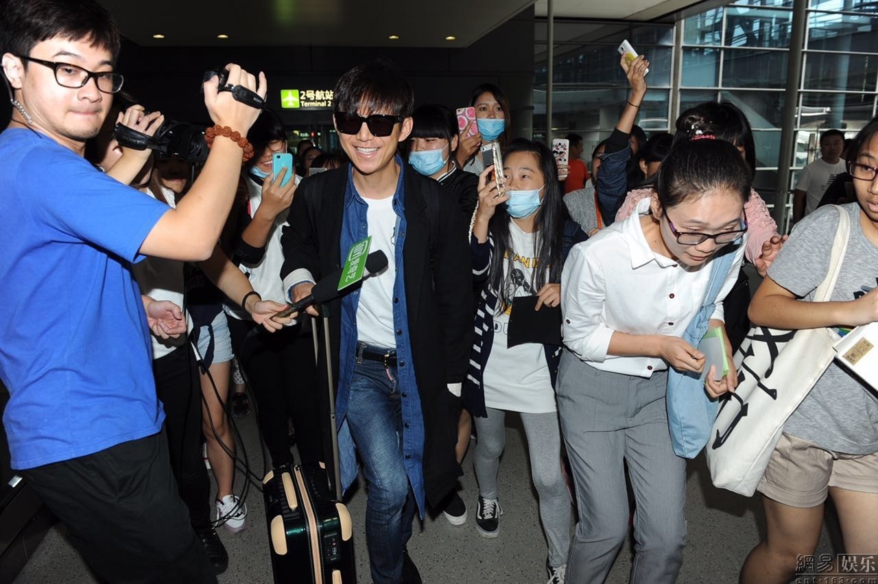 MC nổi tiếng Hà Cảnh.