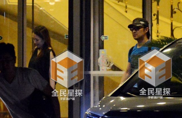 Người đẹp ngh vấn mang bầu từ tháng trước.