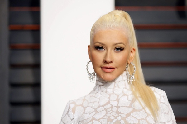 Christina Aguilera ap u toi 2 album hinh anh