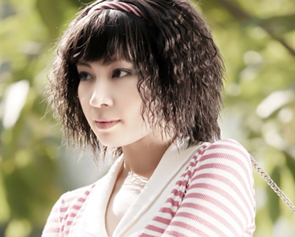 Nữ nhà văn Di Li.