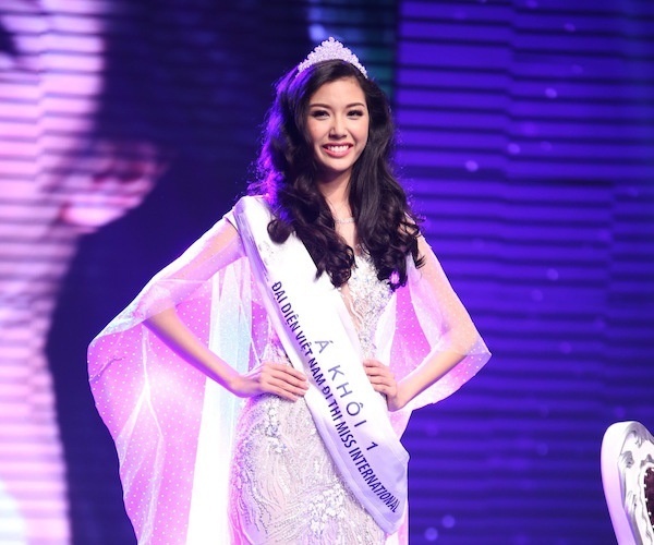 Á khôi Áo dài Việt Nam – Thúy Vân 