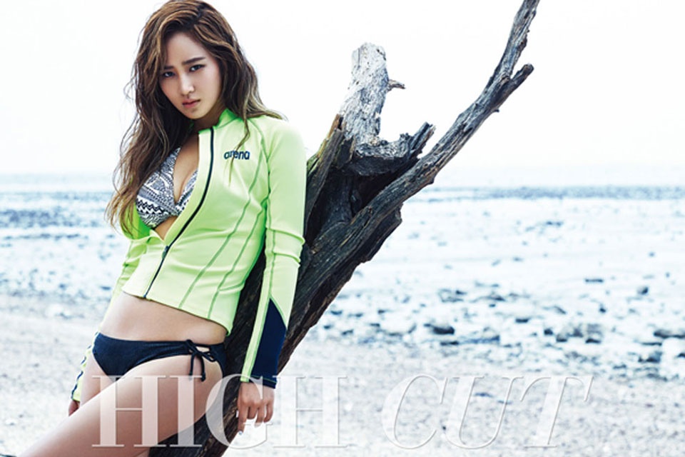 Yuri vẫn luôn là mỹ nữ thường xuyên lọt top các ngôi sao thần tượng nữ có hình thể đẹp nhất đặc biệt là làn da nâu tràn đầy sức sống và hấp dẫn đến từng centimet.